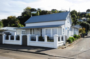 Puriri Downtown Villa - Napier Holiday Home